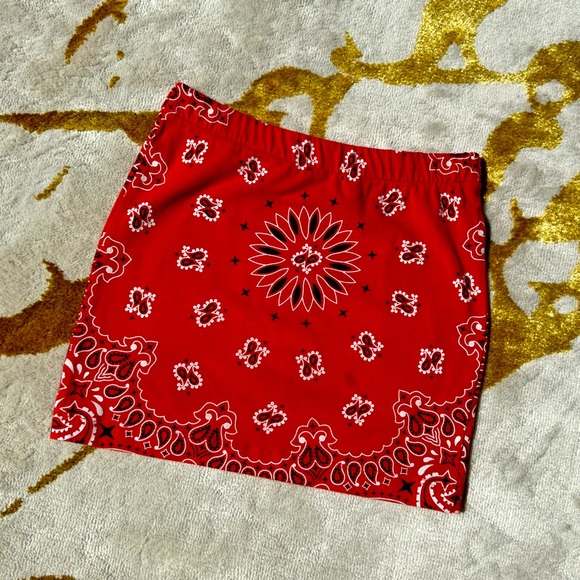 American Vintage Dresses & Skirts - Vintage Bandana Design Mini Skirt ❤️